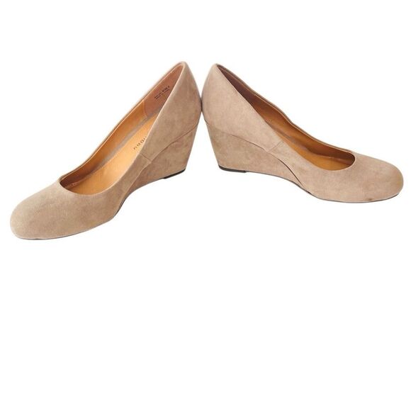 CL by Laundry Taupe Nima Wedge Pump size 8. - Picture 4 of 9